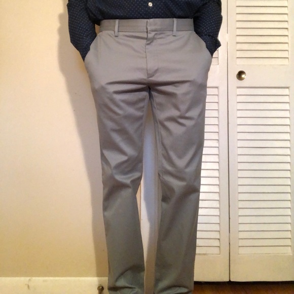 Banana Republic Chinos - NWOT - Picture 5 of 5